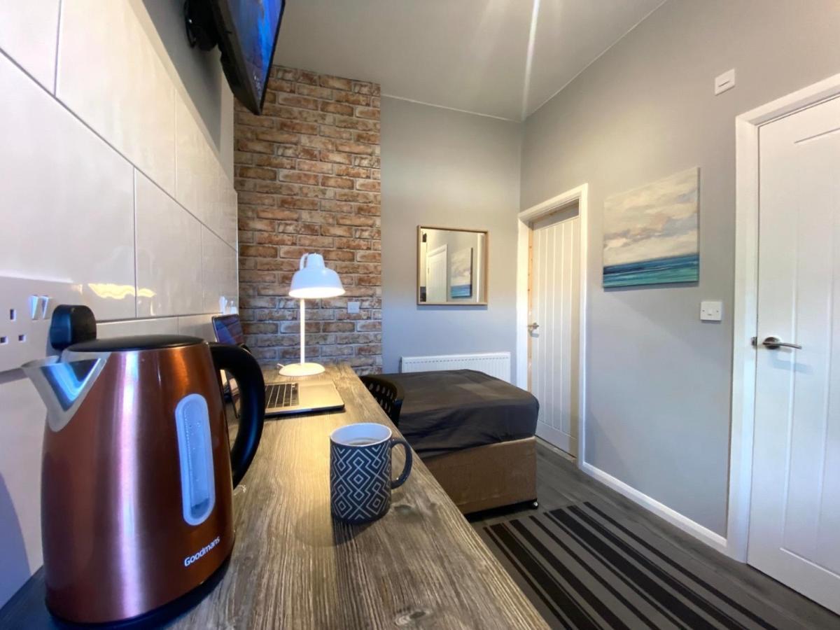 نوتينغهام Limpenny Studio Apartment - Work Friendly And Outstanding Garden Studio Close To City Centre المظهر الخارجي الصورة