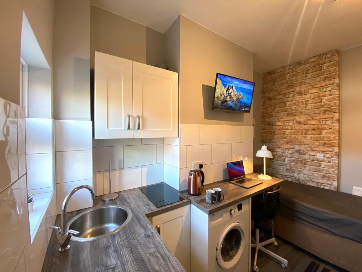 نوتينغهام Limpenny Studio Apartment - Work Friendly And Outstanding Garden Studio Close To City Centre المظهر الخارجي الصورة