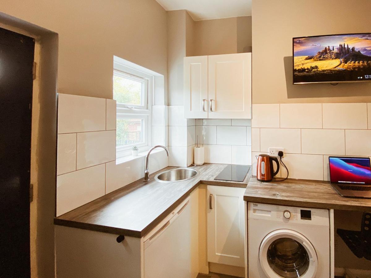 نوتينغهام Limpenny Studio Apartment - Work Friendly And Outstanding Garden Studio Close To City Centre المظهر الخارجي الصورة