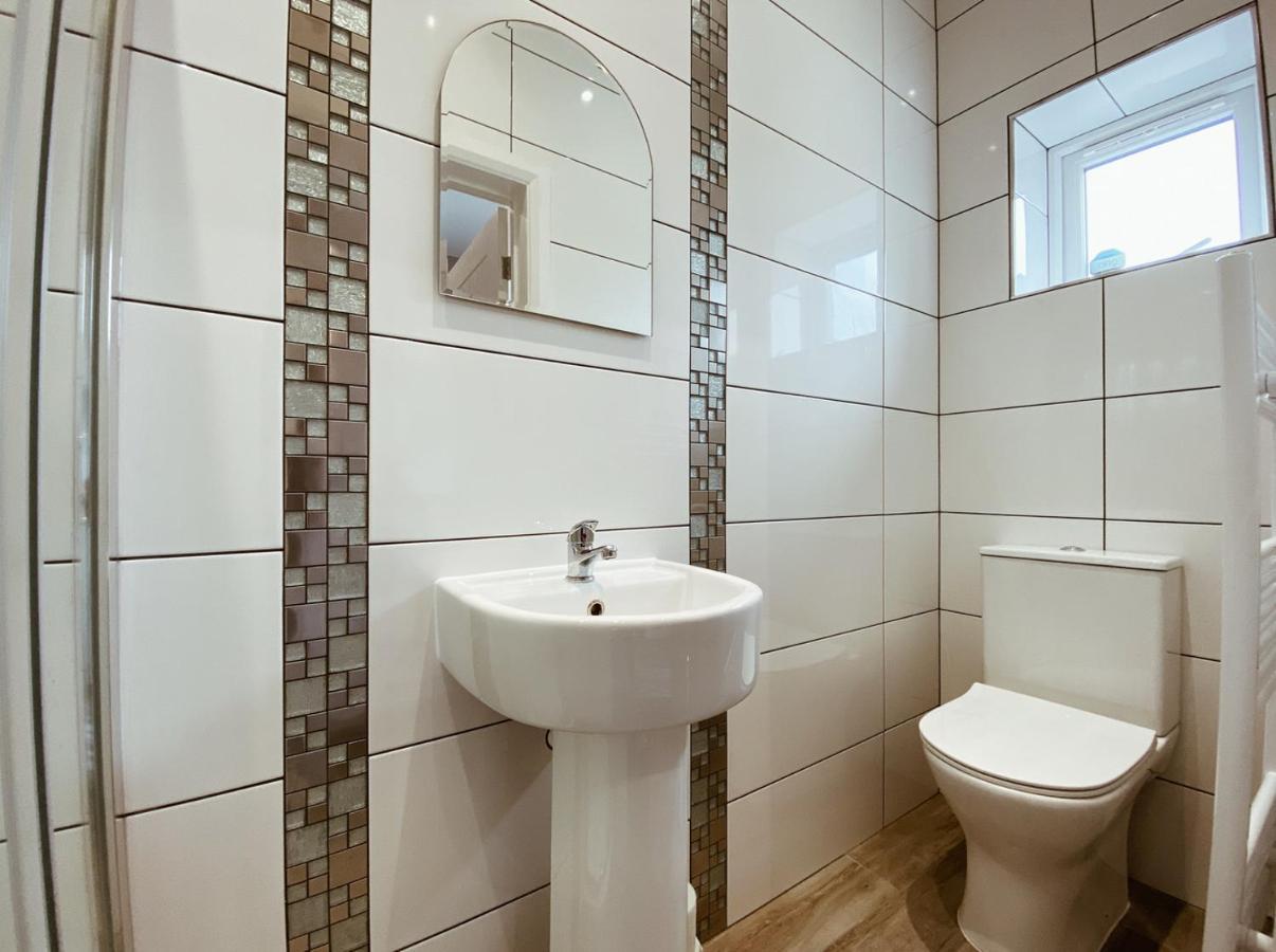 نوتينغهام Limpenny Studio Apartment - Work Friendly And Outstanding Garden Studio Close To City Centre المظهر الخارجي الصورة